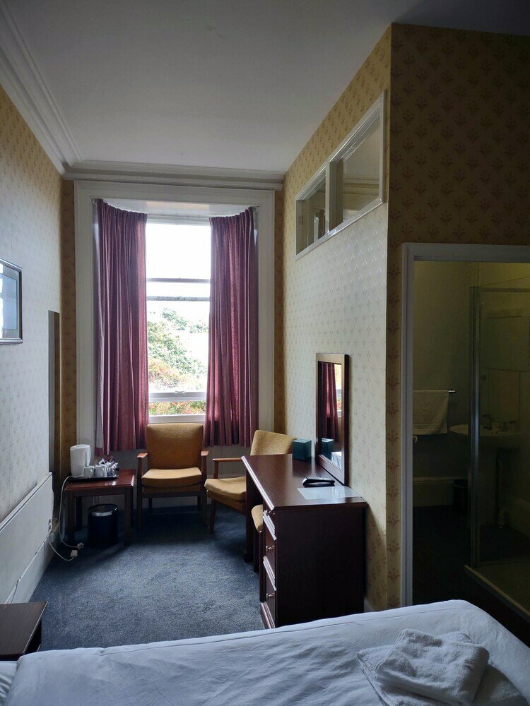 Фото Harbour Cottage