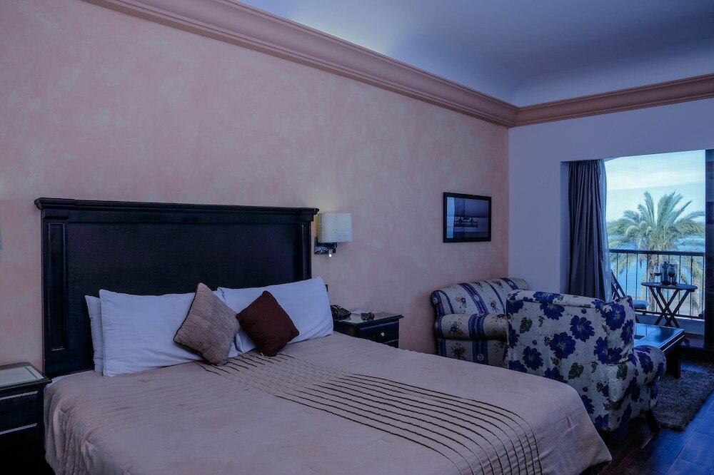 Фото La Posada Hotel & Beach Club