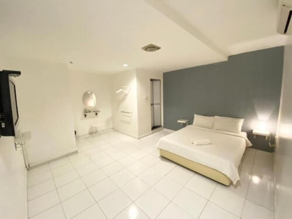 Фото One One 08 Hotel Tapah