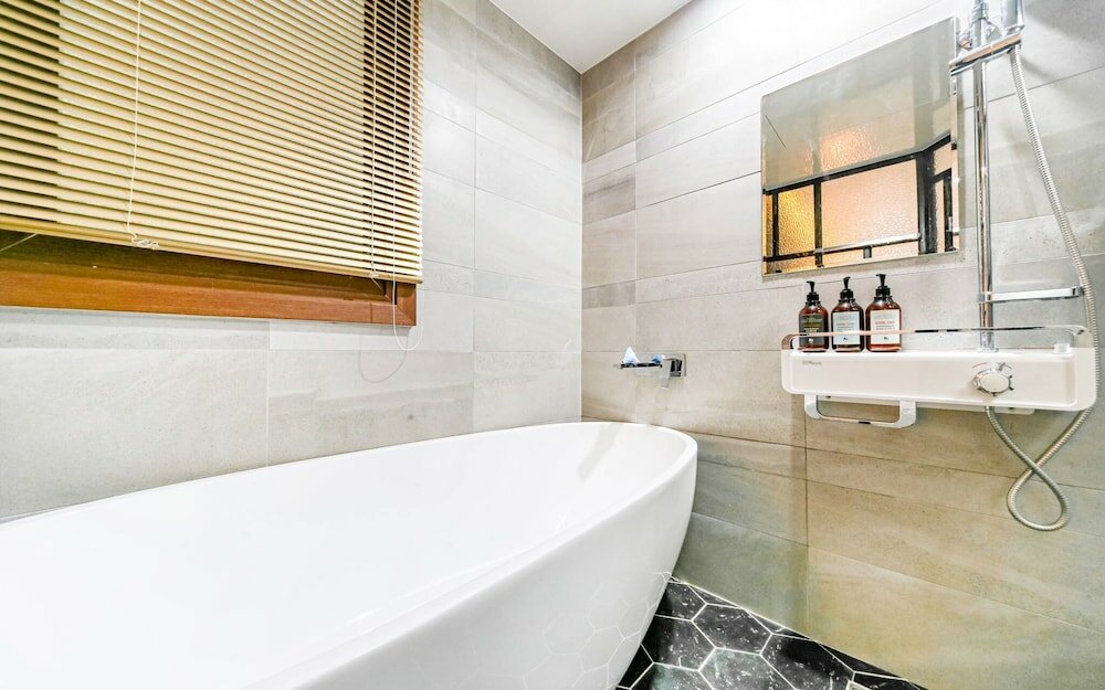 Фото Changwon Palyongdong Hotel Cozy