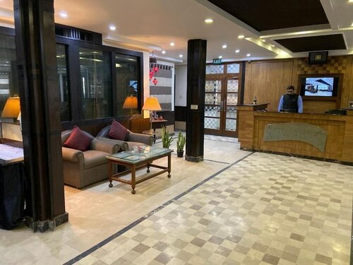 Гостиница City Centre Suites в Мултане