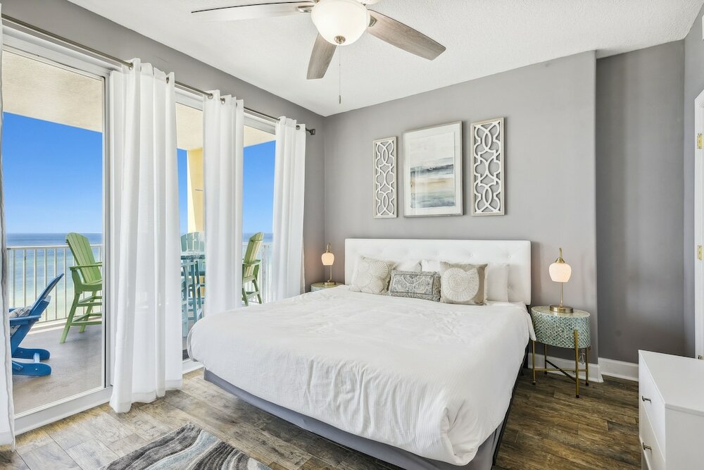 Фото Tropic Winds by Book That Condo