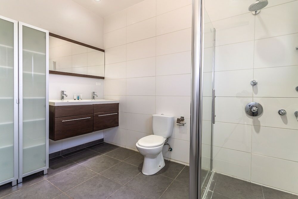 Фото Stunning Modern Home, Near Beaches Full Ac