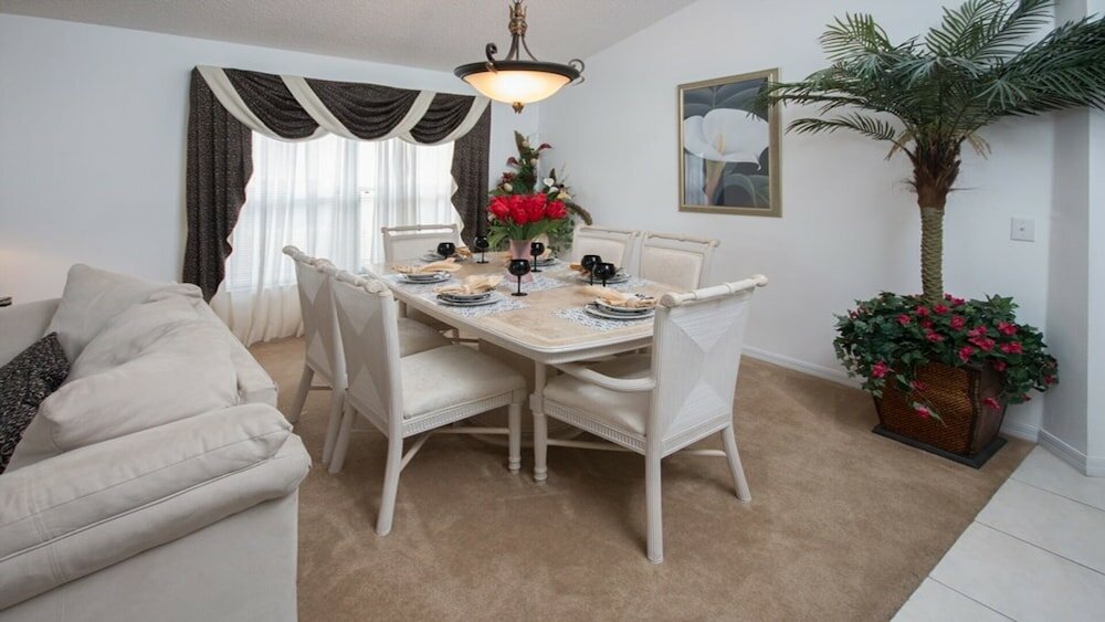 Фото Cristine's Seasons Vacation Home