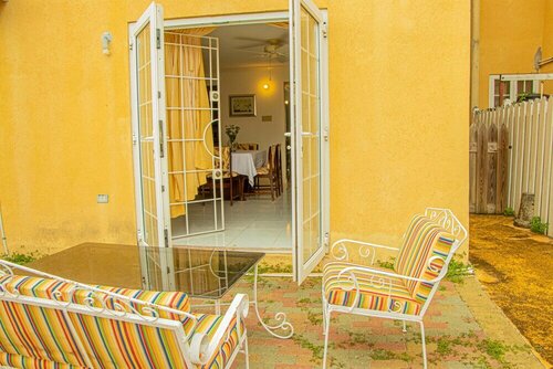 Гостиница Holidays At Mango Walk Country Club в Монтего-Бей