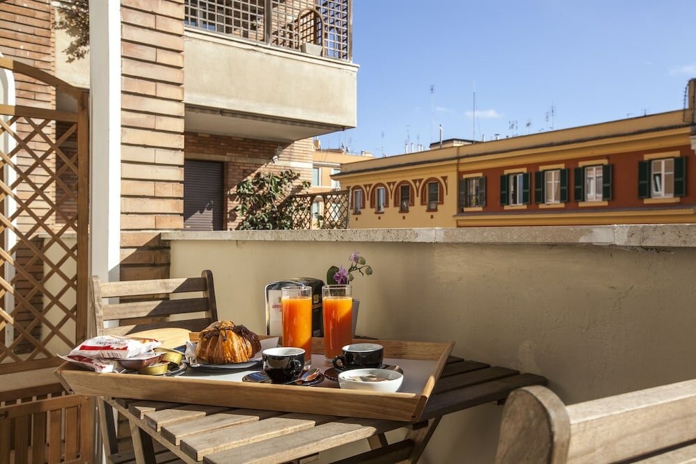 Фото Un Attimo a Roma B&b