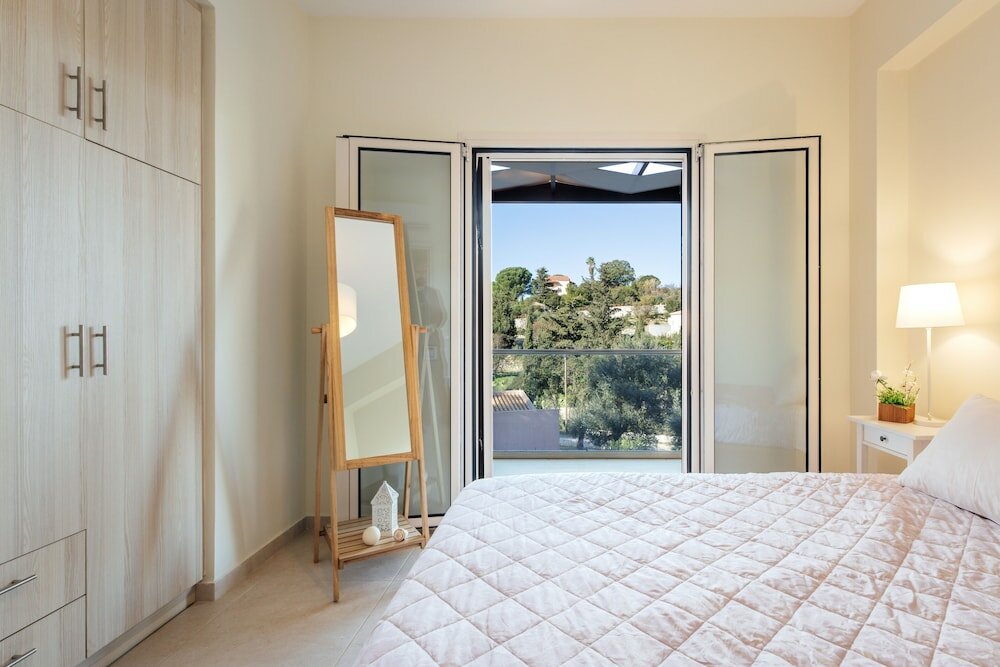 Фото Villa Breeze & Villa Coco by Konnect Avlaki Beach