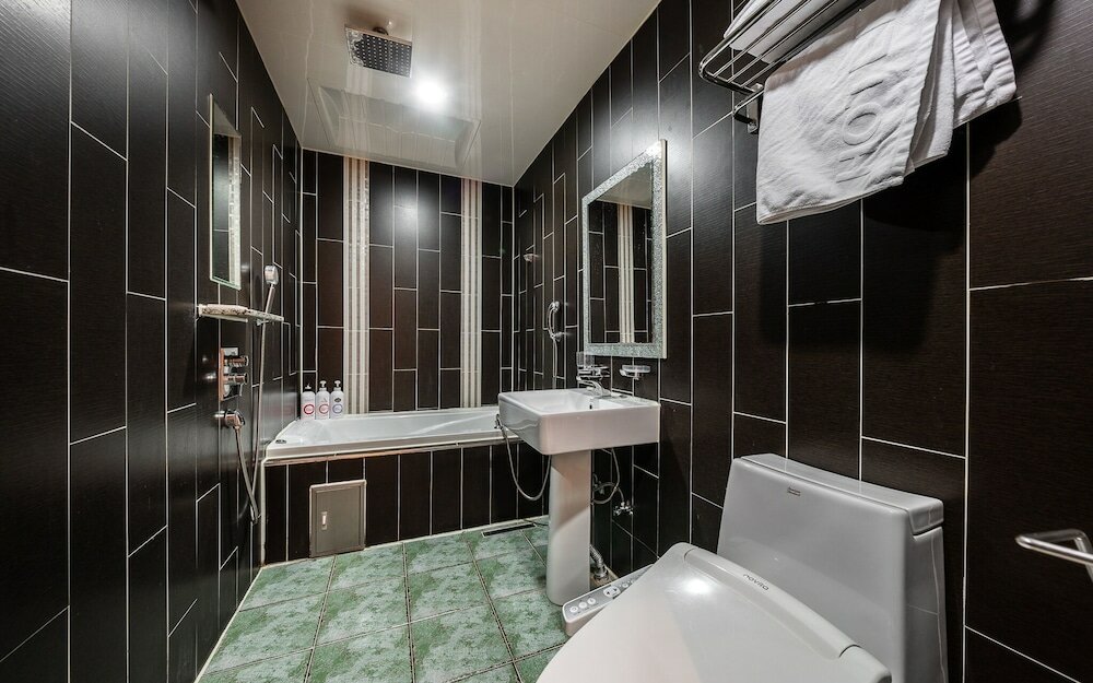 Фото 33555716610