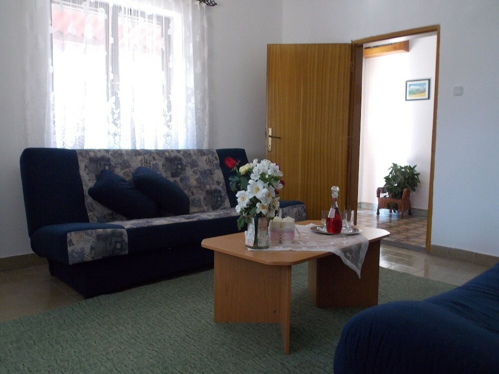 Фото Bugi - Free Parking - H