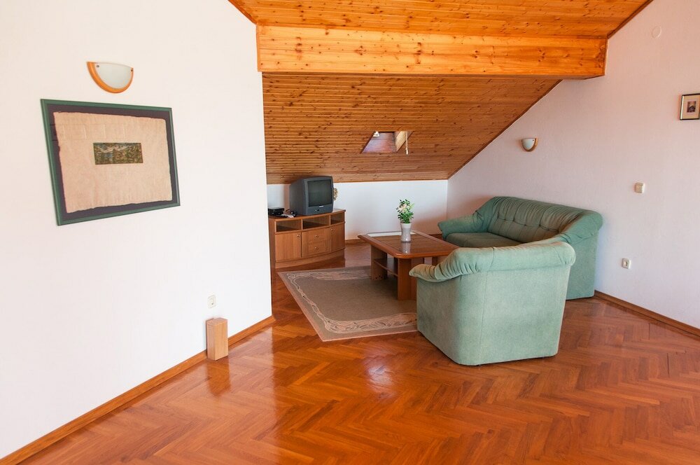 Фото Pupa - Nice Family Apartments - A1 Dora