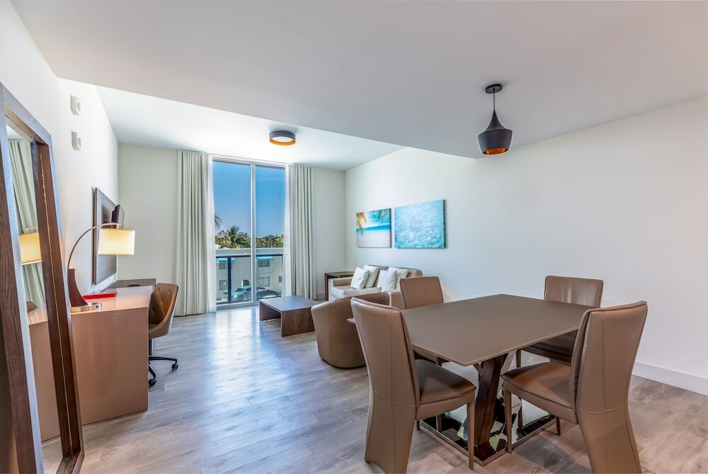 Фото Stylish Private Beach Condo Hollywood