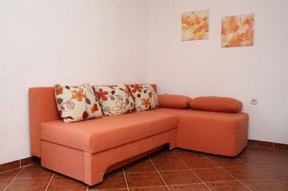 Фото Vida With Garden - A1 - Naranča