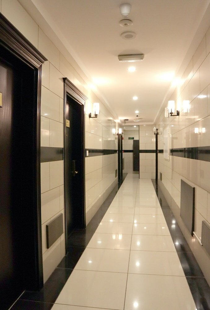 Фото Easy Inn Hotel Suites