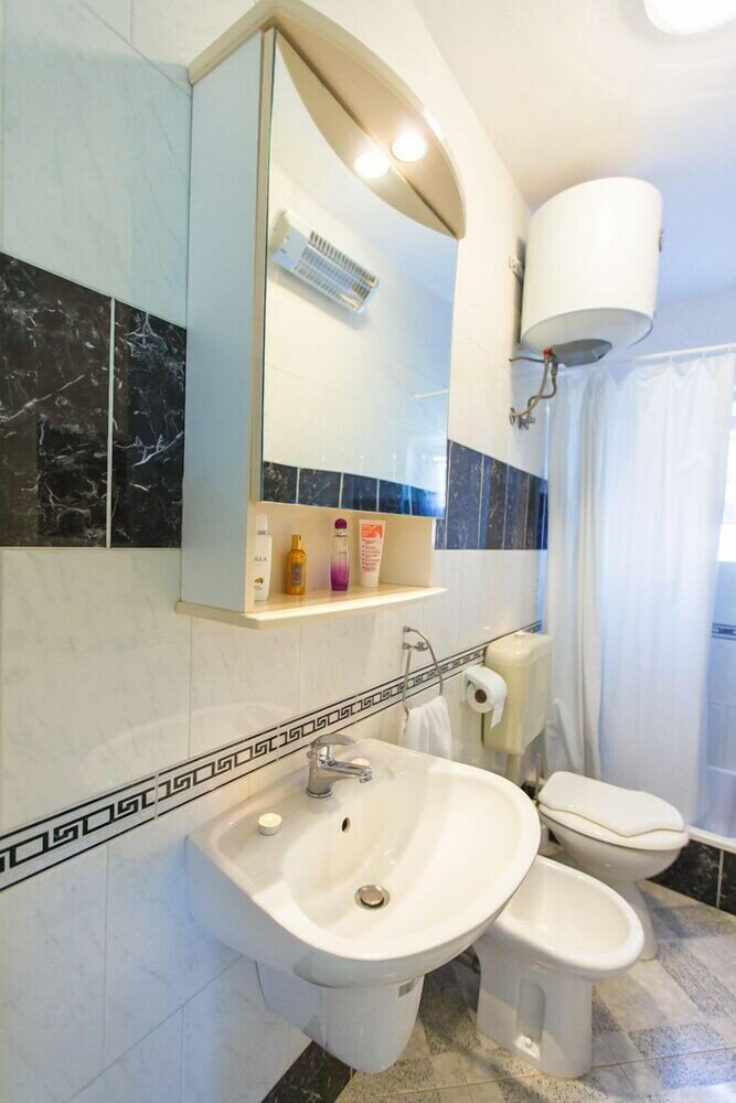 Фото Apartments Irene's Place