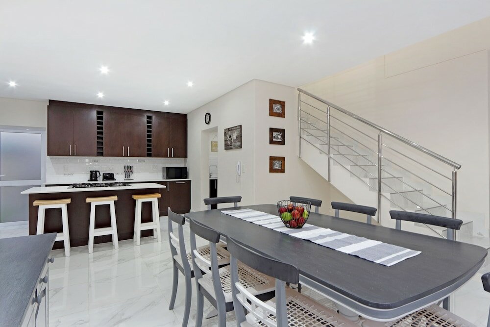 Фото Bayford House