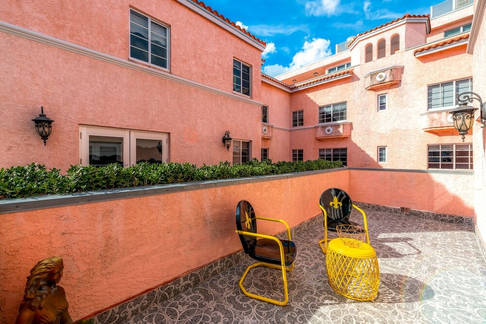 Фото Secret Garden Miami Beach