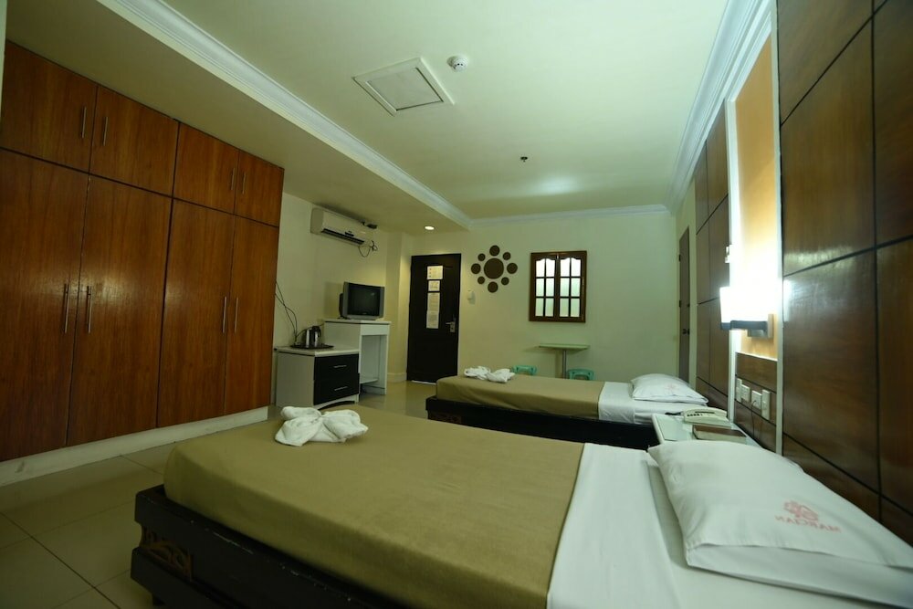Фото Marcian Business Hotel