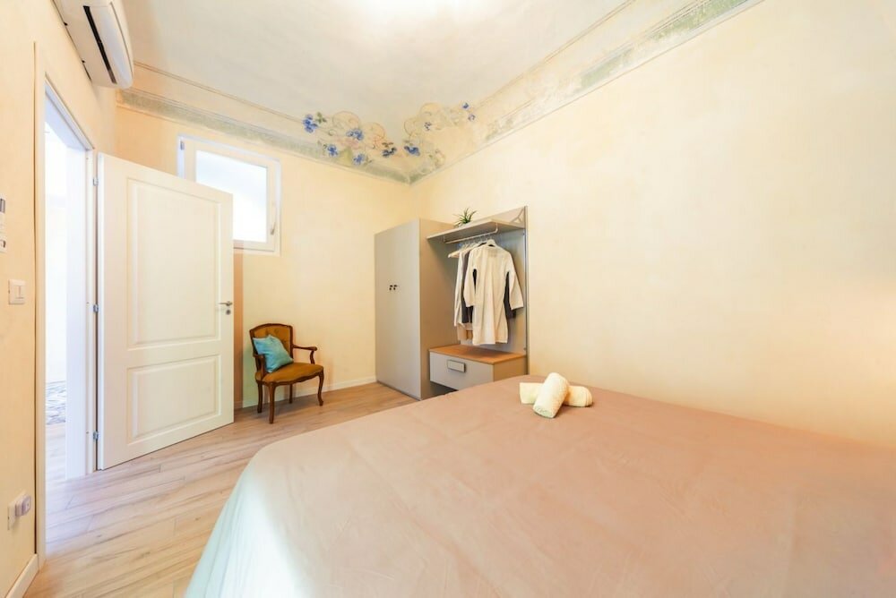 Фото Charm Of Ortigia Central Flat