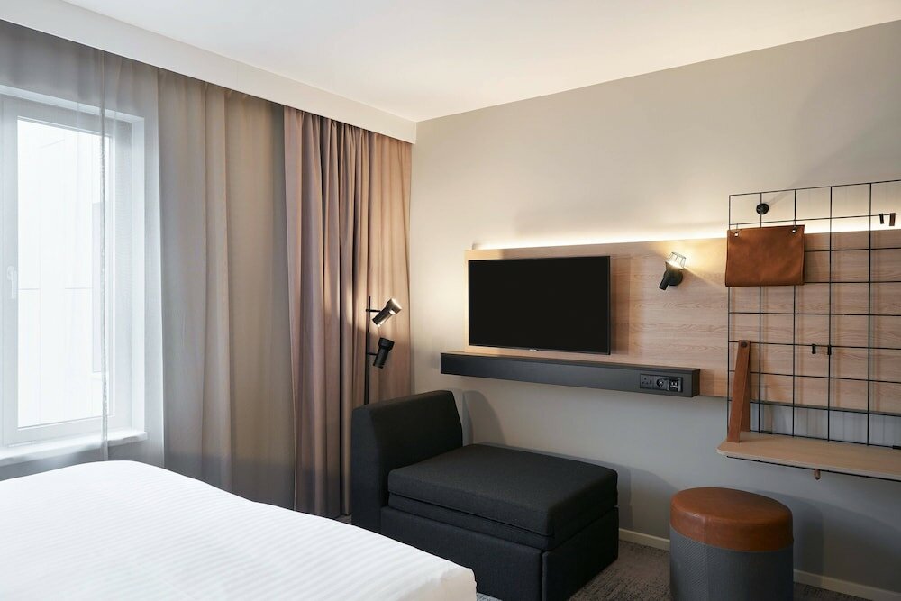 Фото Moxy Edinburgh Fountainbridge