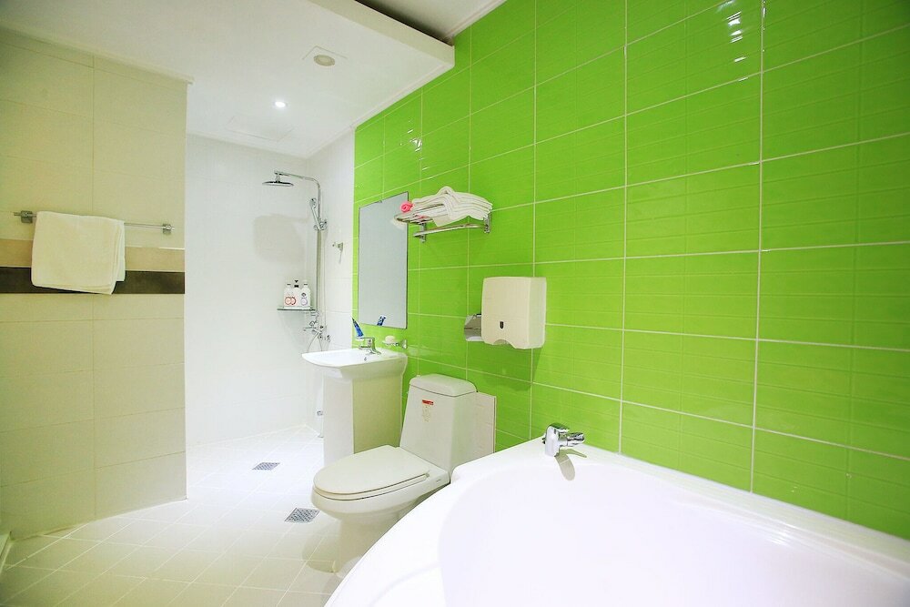 Фото Suwon Yeongtong Sg Hotel