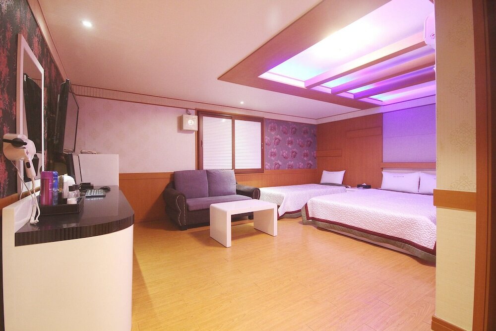 Фото Geojedo Okpo Gallery