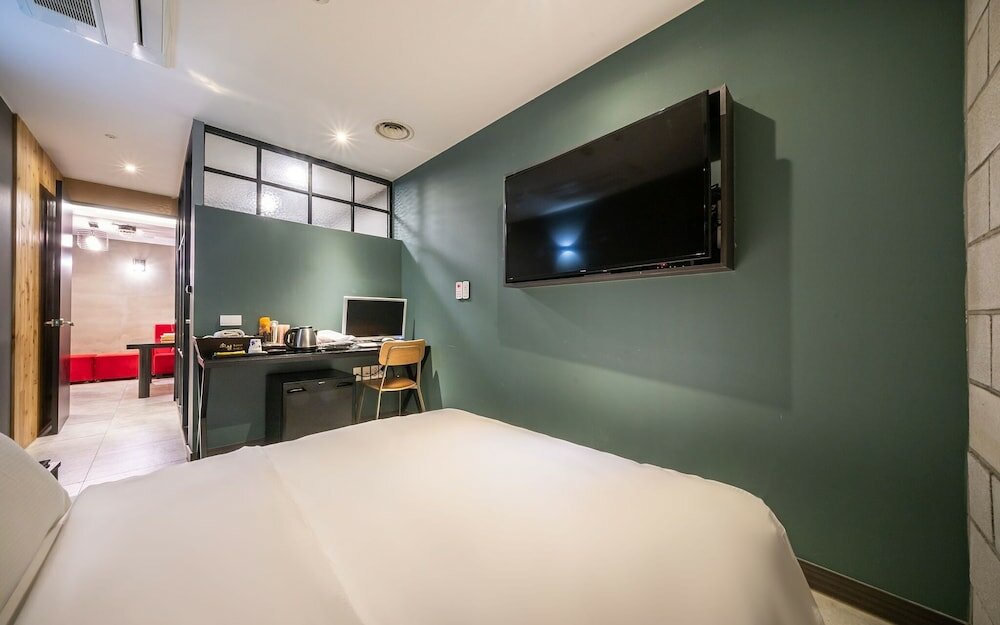 Фото Suwon City Hall Stn Soseol Smith Hotel