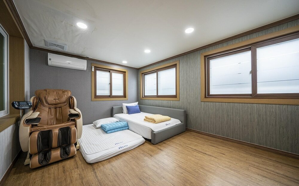 Фото Changwon Myeongseodong Hotel Sky