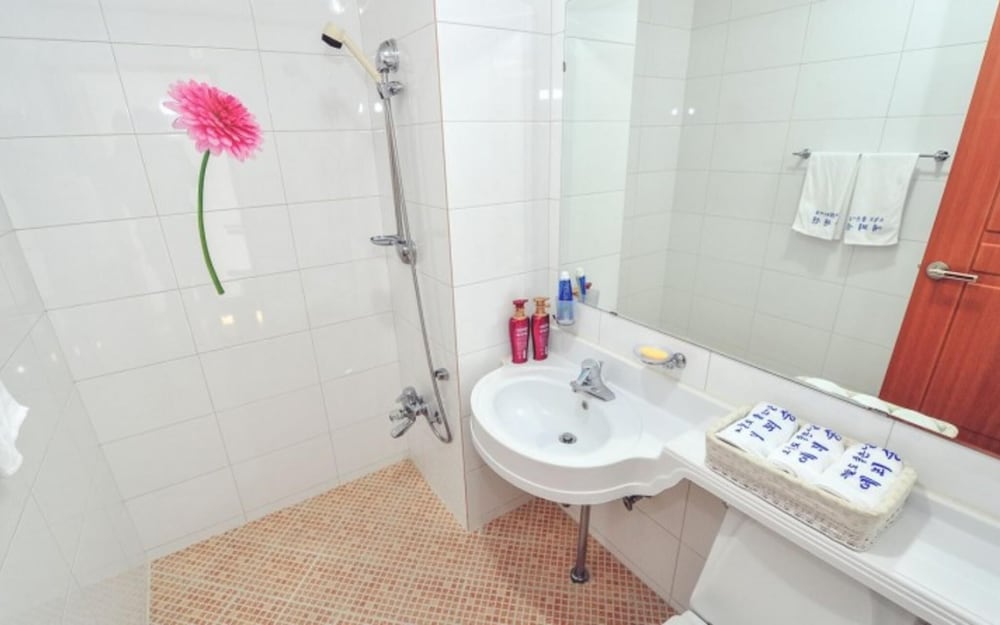 Фото Yangyang Yemoesong Donghobada Pension