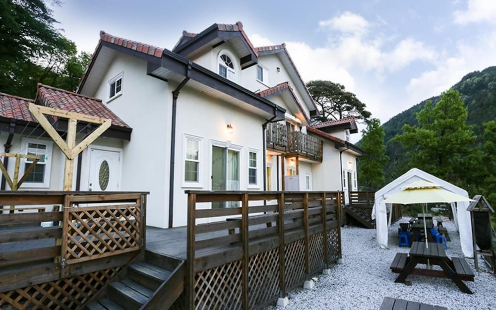 Фото Geochang Time Stay Pension