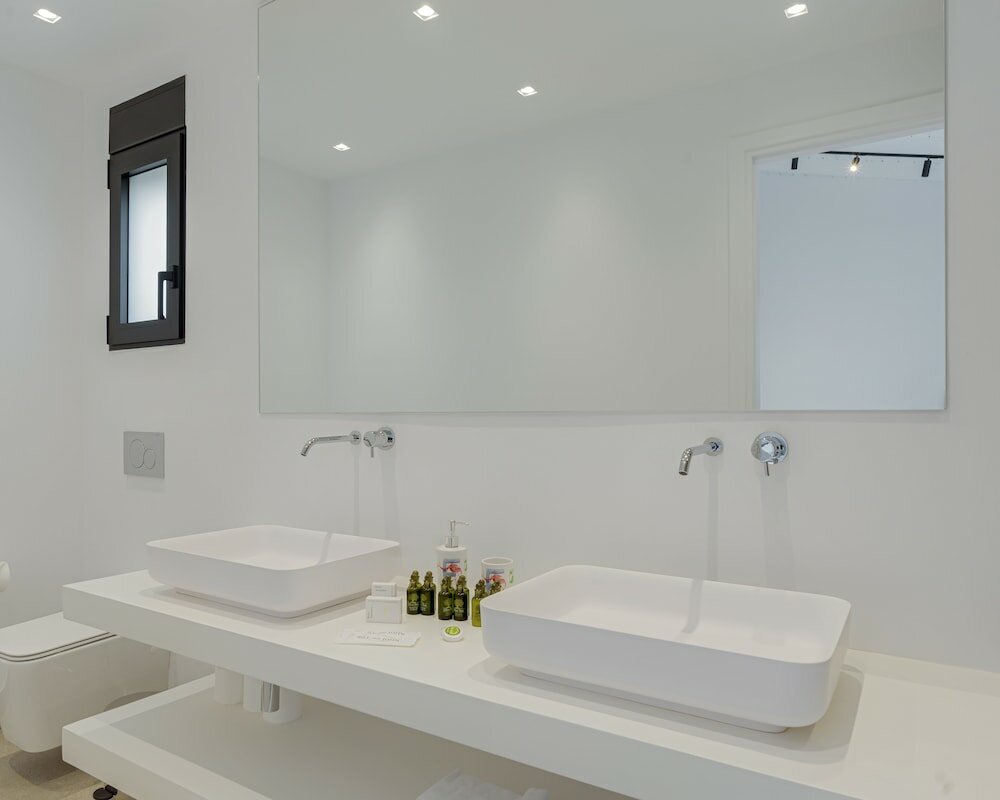 Фото Athenian Black Villa