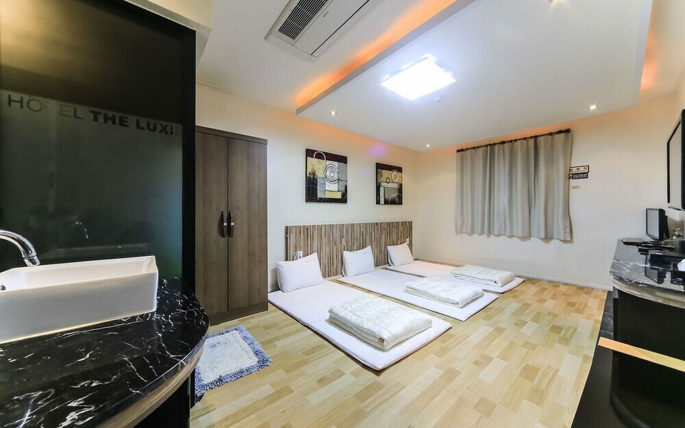 Фото The Lux Tourism Hotel Geoje