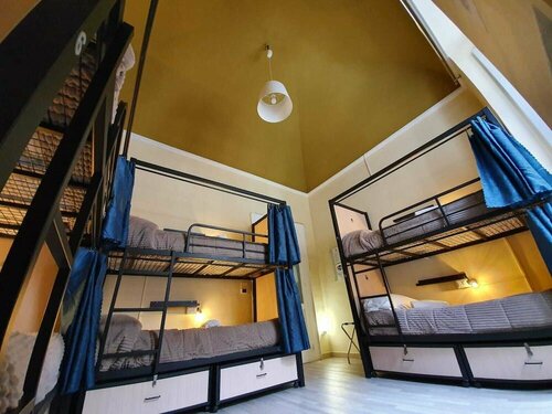Гостиница Host Bari centrale - Hostel в Бари