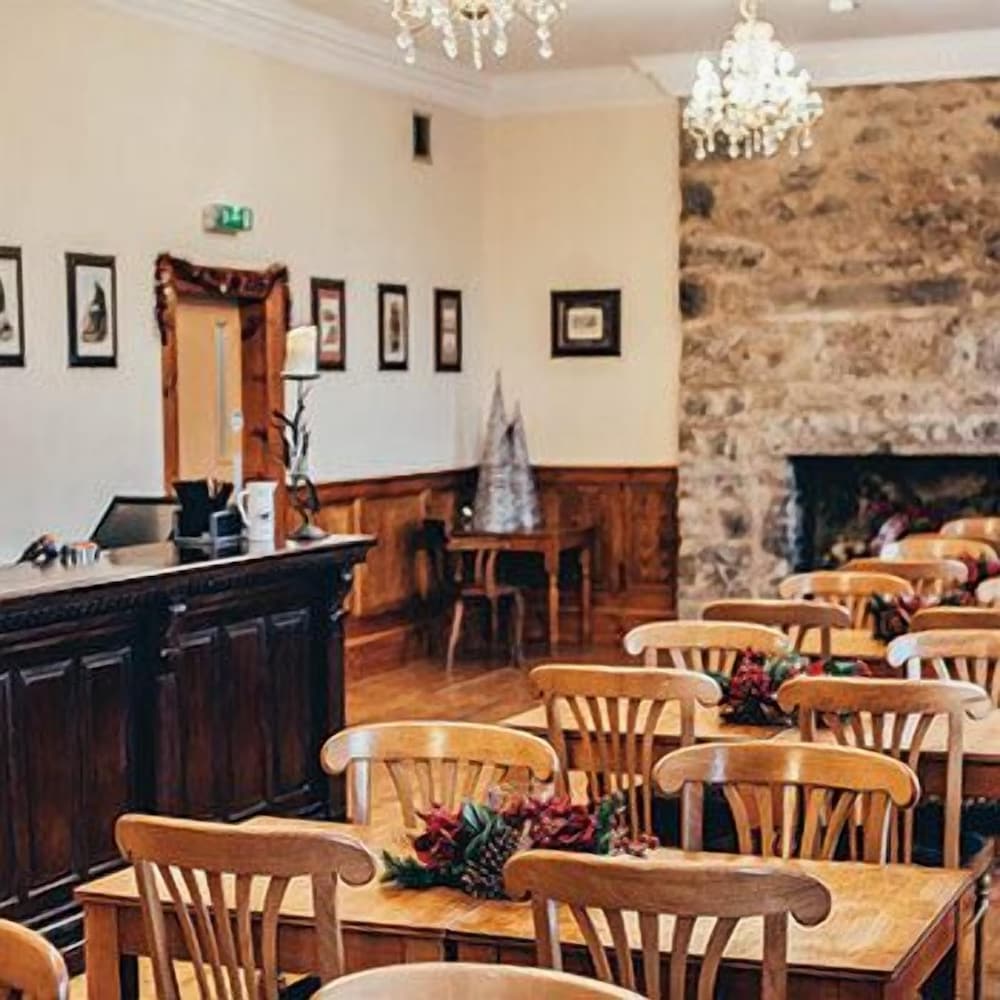 Фото Star and Garter Hotel