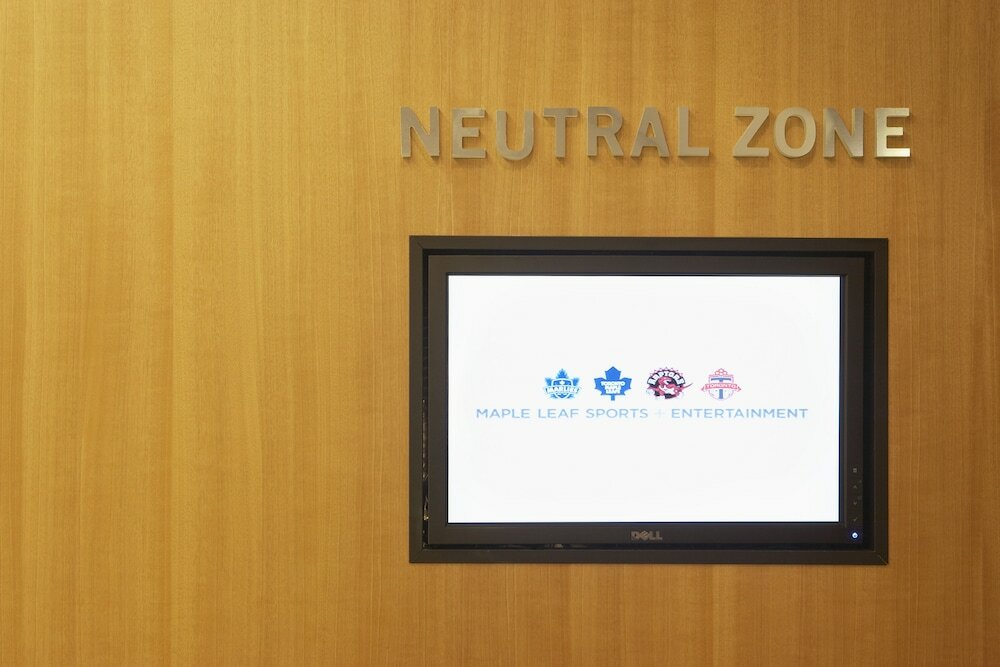 Фото Le Germain Hotel Maple Leaf Square