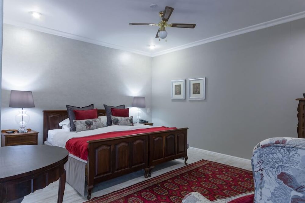 Фото Riverside Boutique Hotel