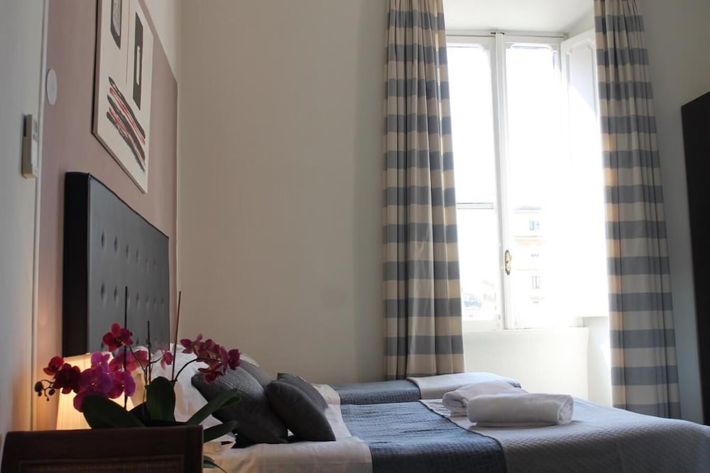 Фото Little Rose Rooms