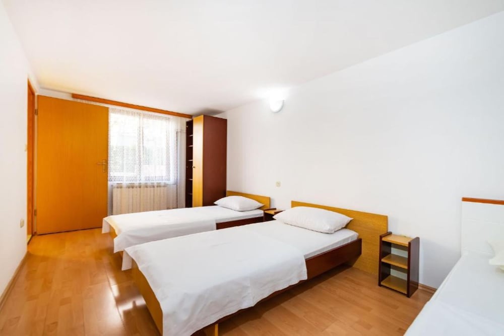 Фото Apartments 4 You