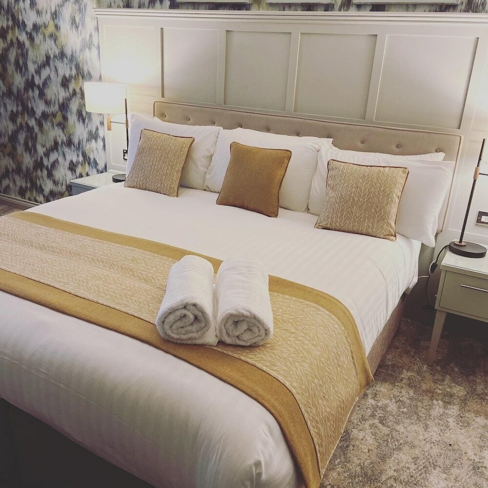 Фото The Caledonian Hotel