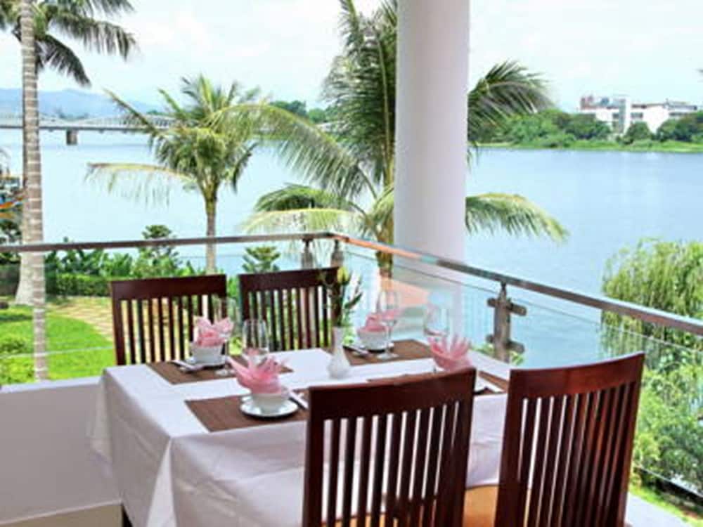 Фото Century Riverside