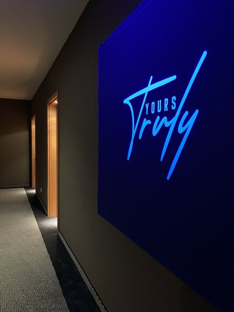 Фото Yours Truly