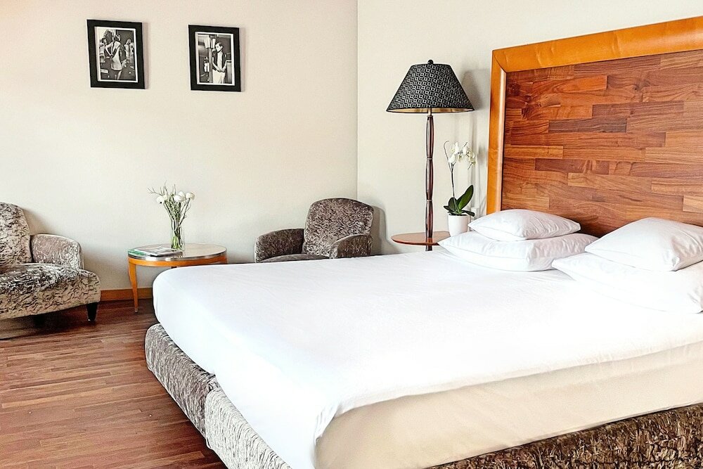 Фото Yours Truly