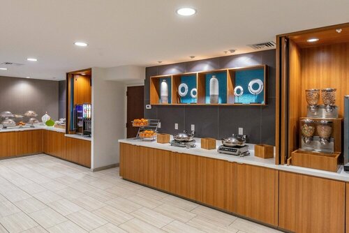Внешний вид отеля SpringHill Suites Anchorage Midtown в Анкоридже, фото 5