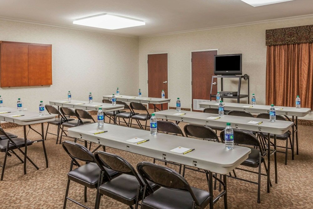 Фото Super 8 by Wyndham Hillsboro Tx