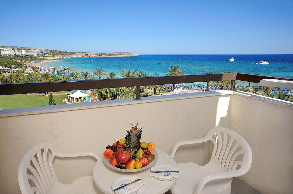 Фото Nelia Beach