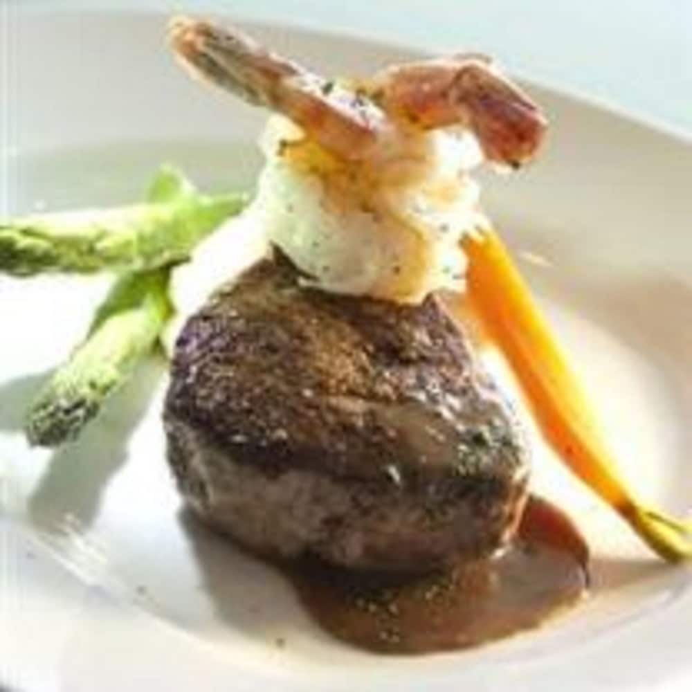 Фото The Sanford House Inn & SPA