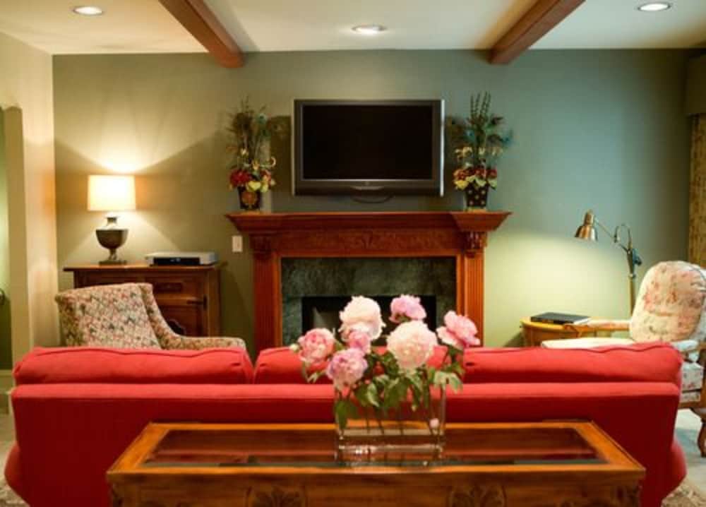 Фото The Sanford House Inn & SPA