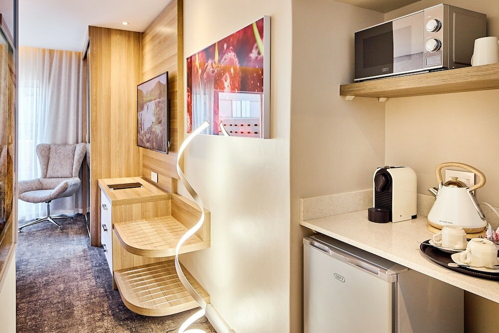 Фото First Group Riviera Suites