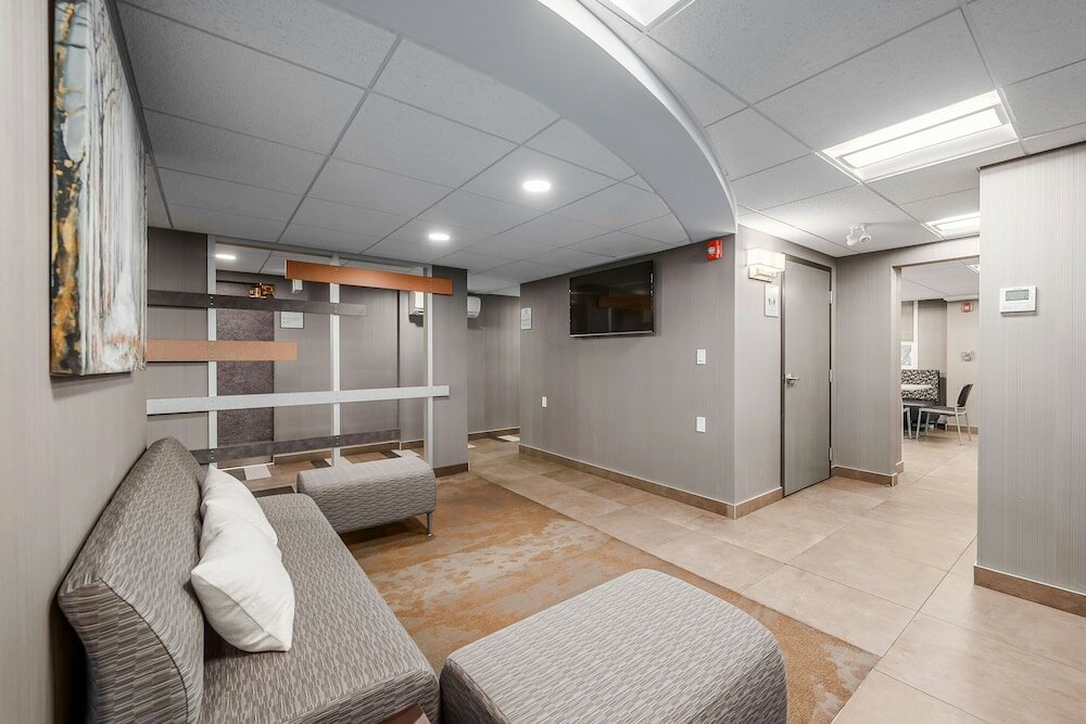 Фото Coast Calgary Downtown Hotel & Suites by Apa