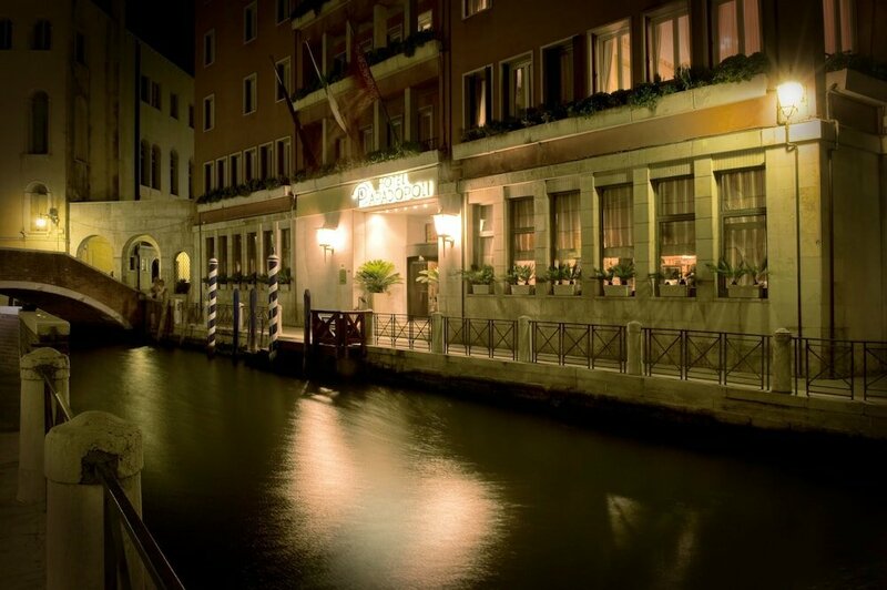 Гостиница Hotel Papadopoli Venezia - MGallery в Венеции