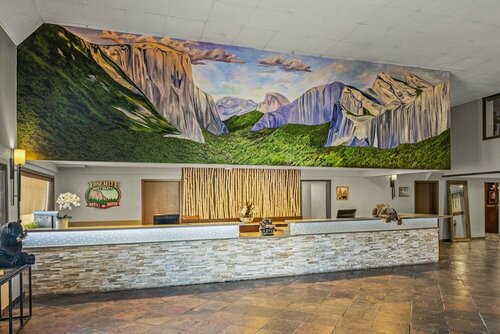 Гостиница Yosemite Southgate Hotel & Suites